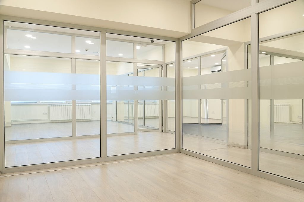 Aluminium glass partition
